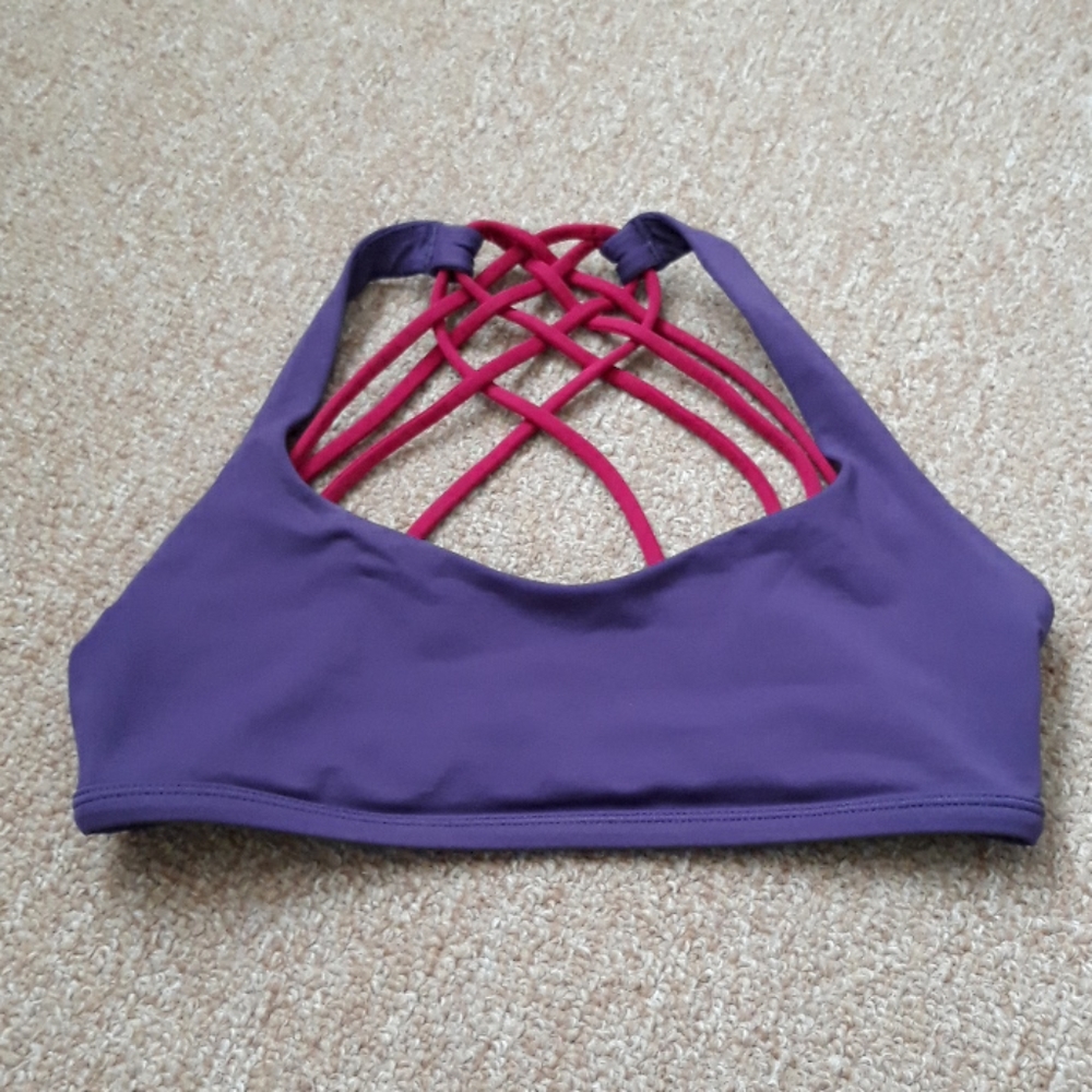 Lululemon sports bra